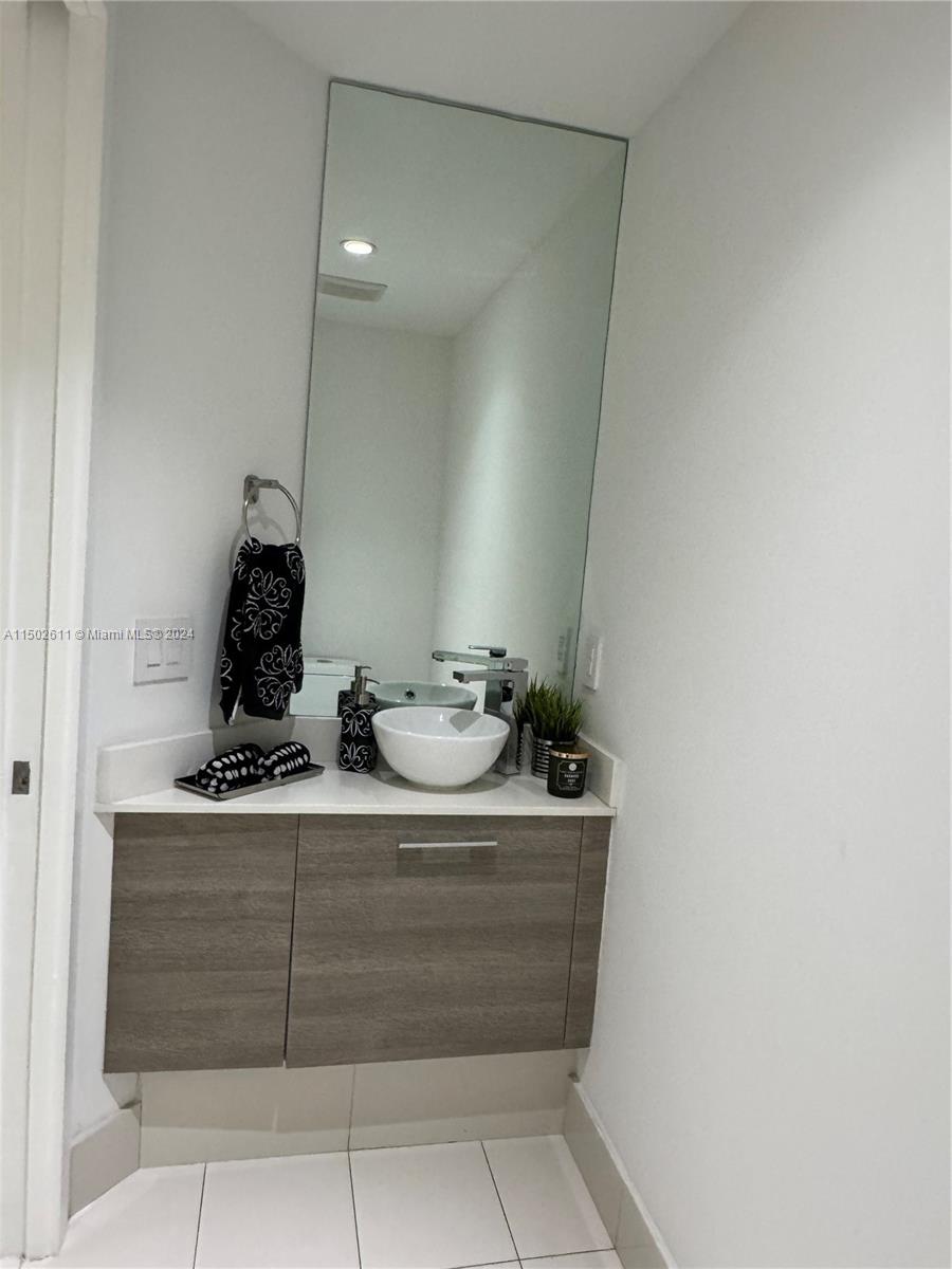 Powder Room
