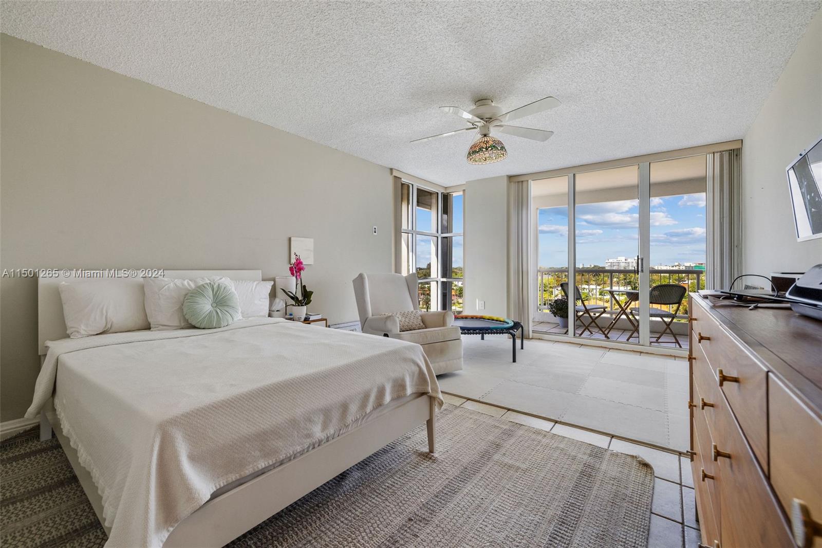 9341 Collins Ave 507, Surfside, Florida 33154, 2 Bedrooms Bedrooms, ,2 BathroomsBathrooms,Residential,For Sale,9341 Collins Ave 507,A11501265