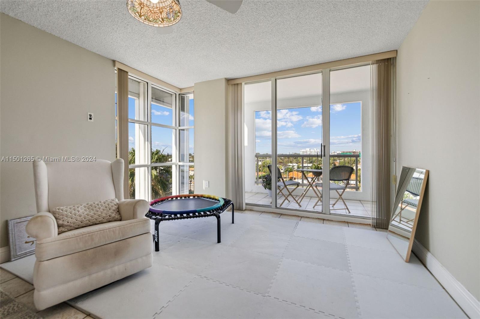 9341 Collins Ave 507, Surfside, Florida 33154, 2 Bedrooms Bedrooms, ,2 BathroomsBathrooms,Residential,For Sale,9341 Collins Ave 507,A11501265