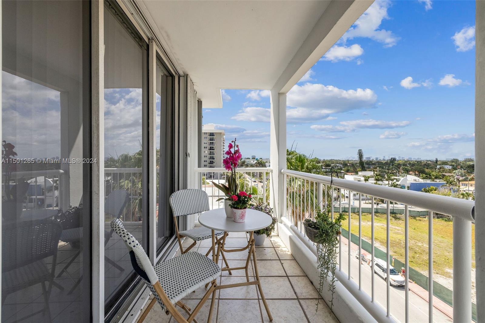 9341 Collins Ave 507, Surfside, Florida 33154, 2 Bedrooms Bedrooms, ,2 BathroomsBathrooms,Residential,For Sale,9341 Collins Ave 507,A11501265