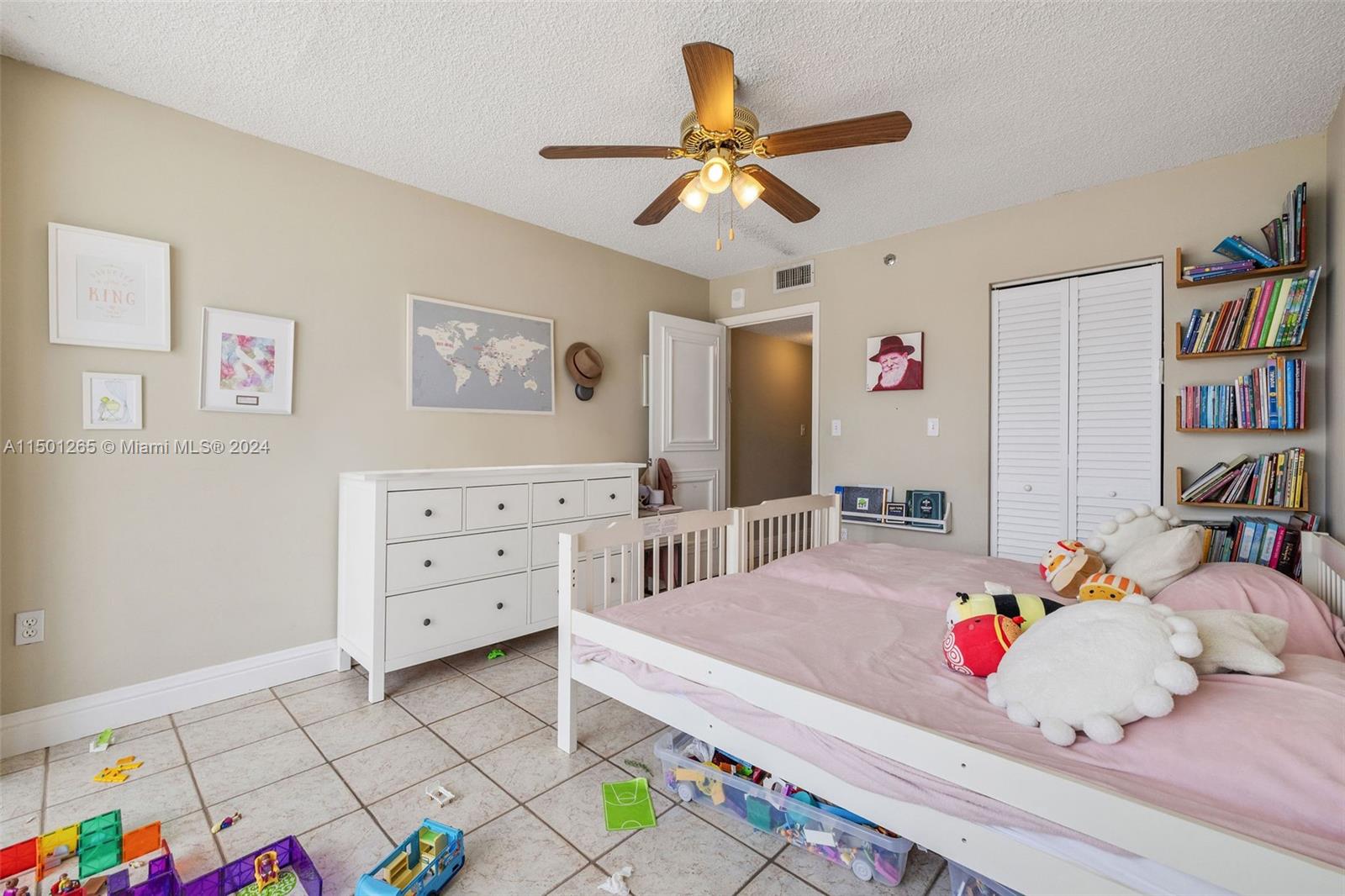9341 Collins Ave 507, Surfside, Florida 33154, 2 Bedrooms Bedrooms, ,2 BathroomsBathrooms,Residential,For Sale,9341 Collins Ave 507,A11501265