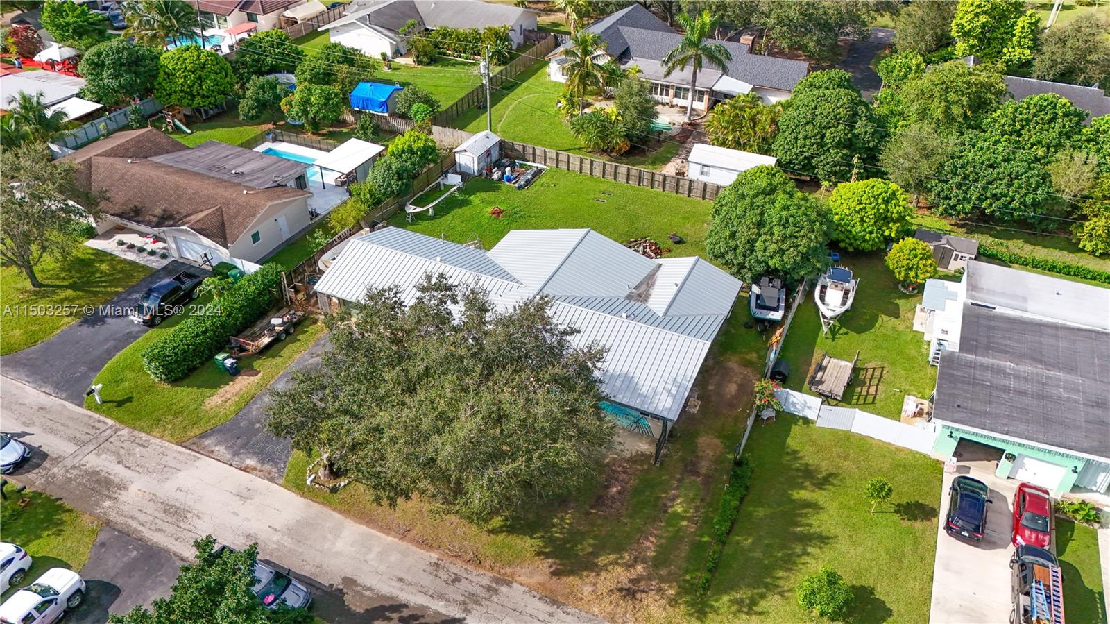 27500 SW 166th Ave, Homestead, Florida 33031, 4 Bedrooms Bedrooms, ,2 BathroomsBathrooms,Residential,For Sale,27500 SW 166th Ave,A11503257