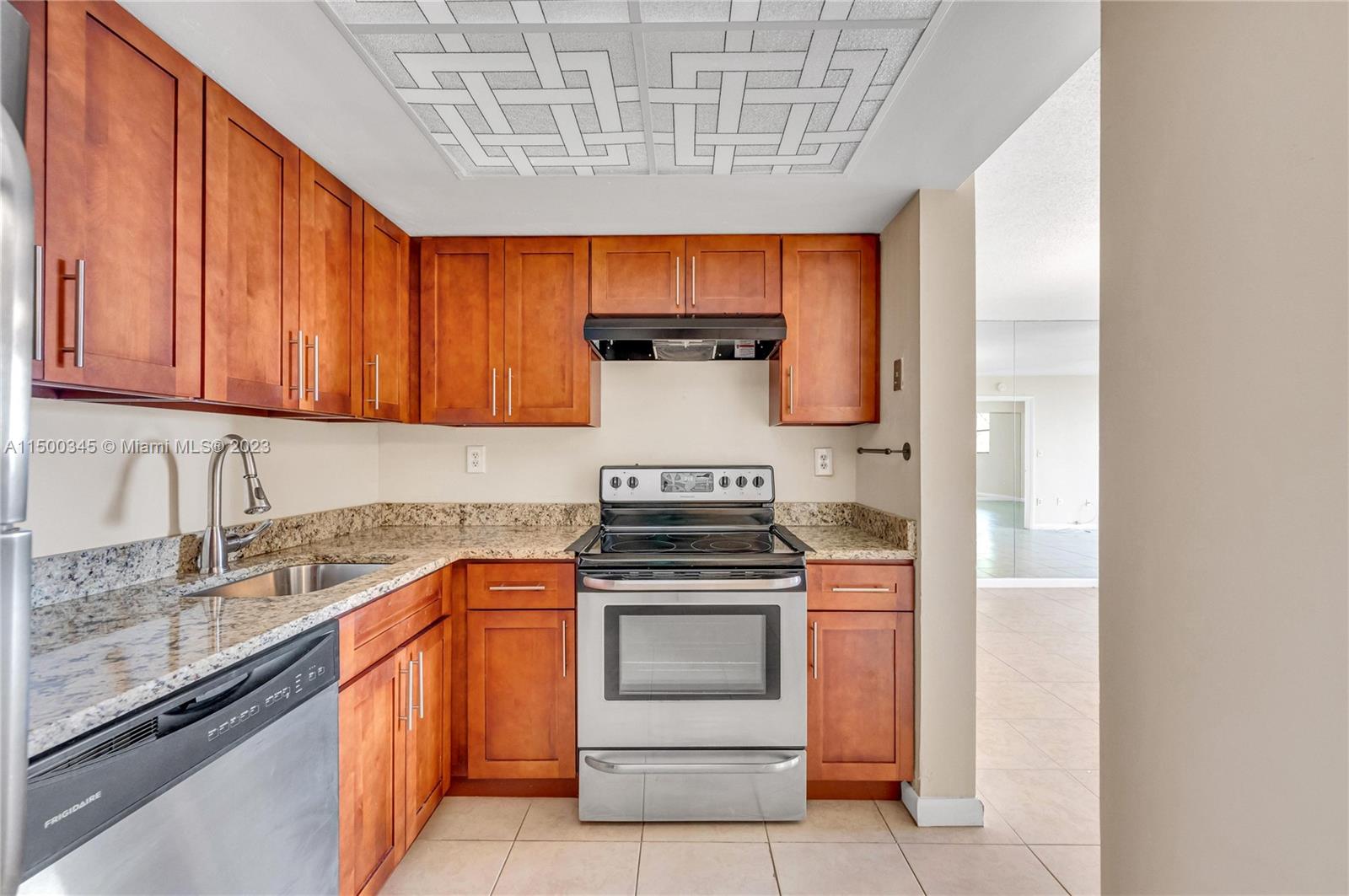 1775 Washington Ave 4D, Miami Beach, Florida 33139, 1 Bedroom Bedrooms, ,1 BathroomBathrooms,Residential,For Sale,1775 Washington Ave 4D,A11500345