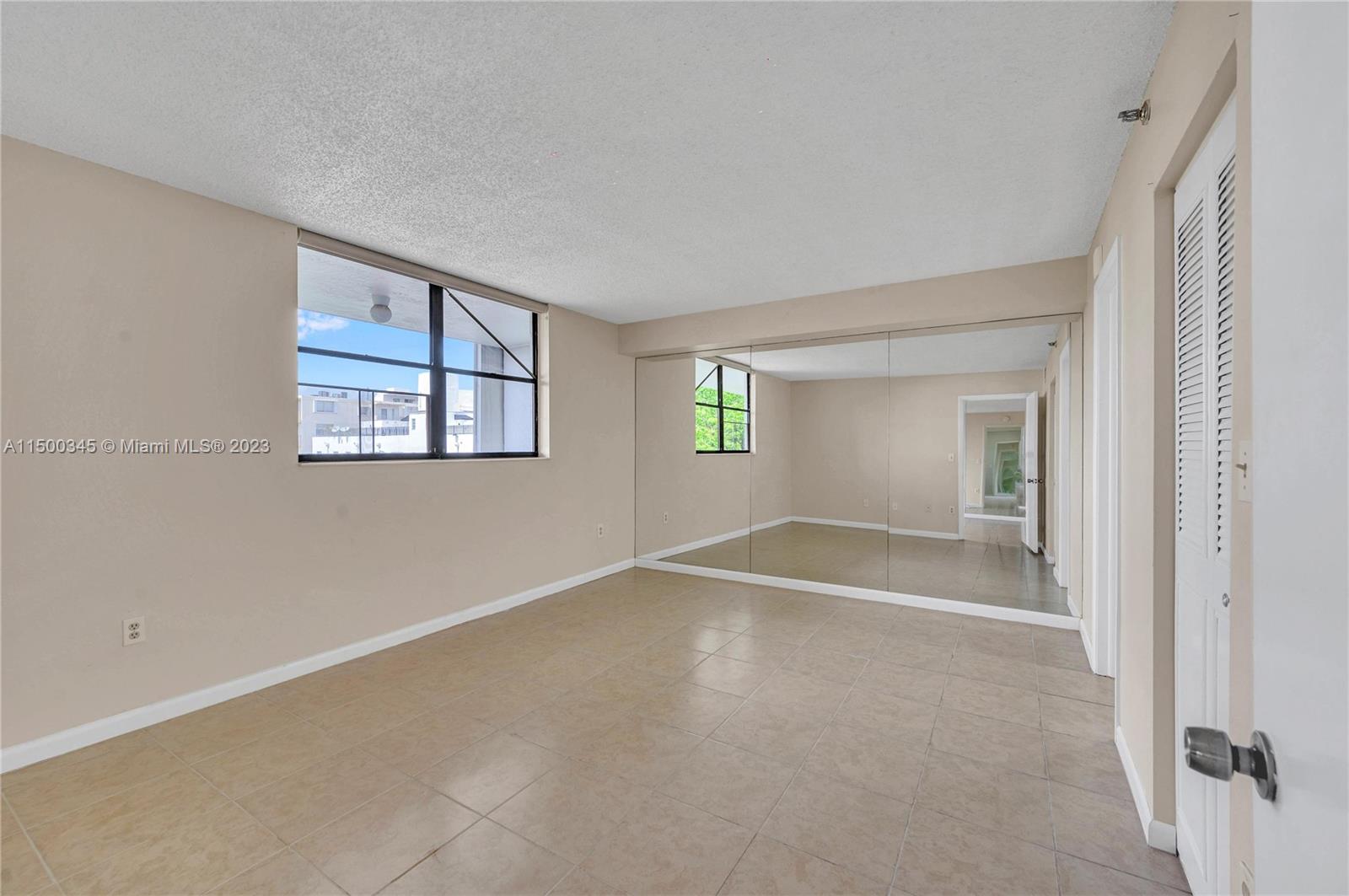 1775 Washington Ave 4D, Miami Beach, Florida 33139, 1 Bedroom Bedrooms, ,1 BathroomBathrooms,Residential,For Sale,1775 Washington Ave 4D,A11500345