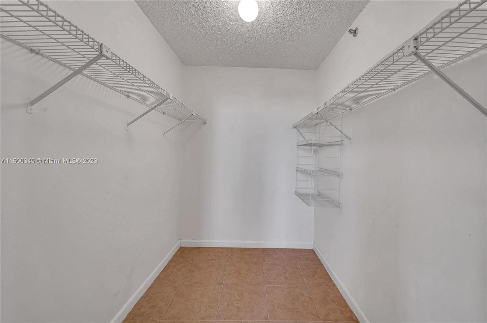 1775 Washington Ave 4D, Miami Beach, Florida 33139, 1 Bedroom Bedrooms, ,1 BathroomBathrooms,Residential,For Sale,1775 Washington Ave 4D,A11500345
