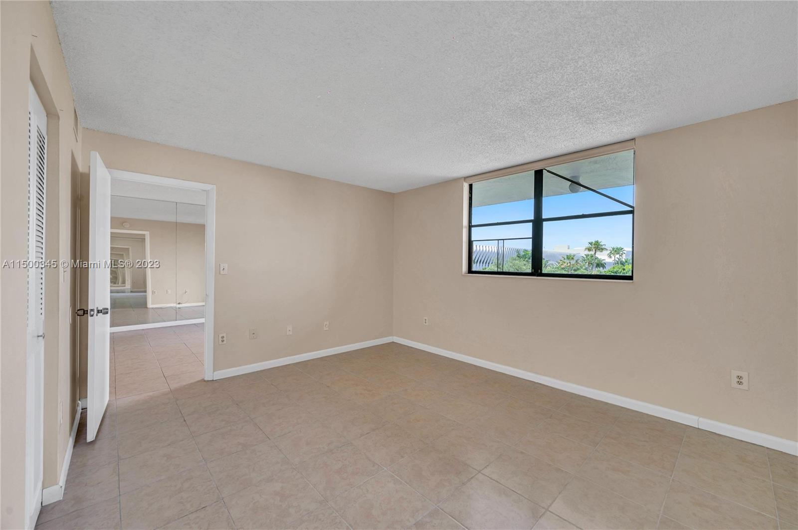 1775 Washington Ave 4D, Miami Beach, Florida 33139, 1 Bedroom Bedrooms, ,1 BathroomBathrooms,Residential,For Sale,1775 Washington Ave 4D,A11500345
