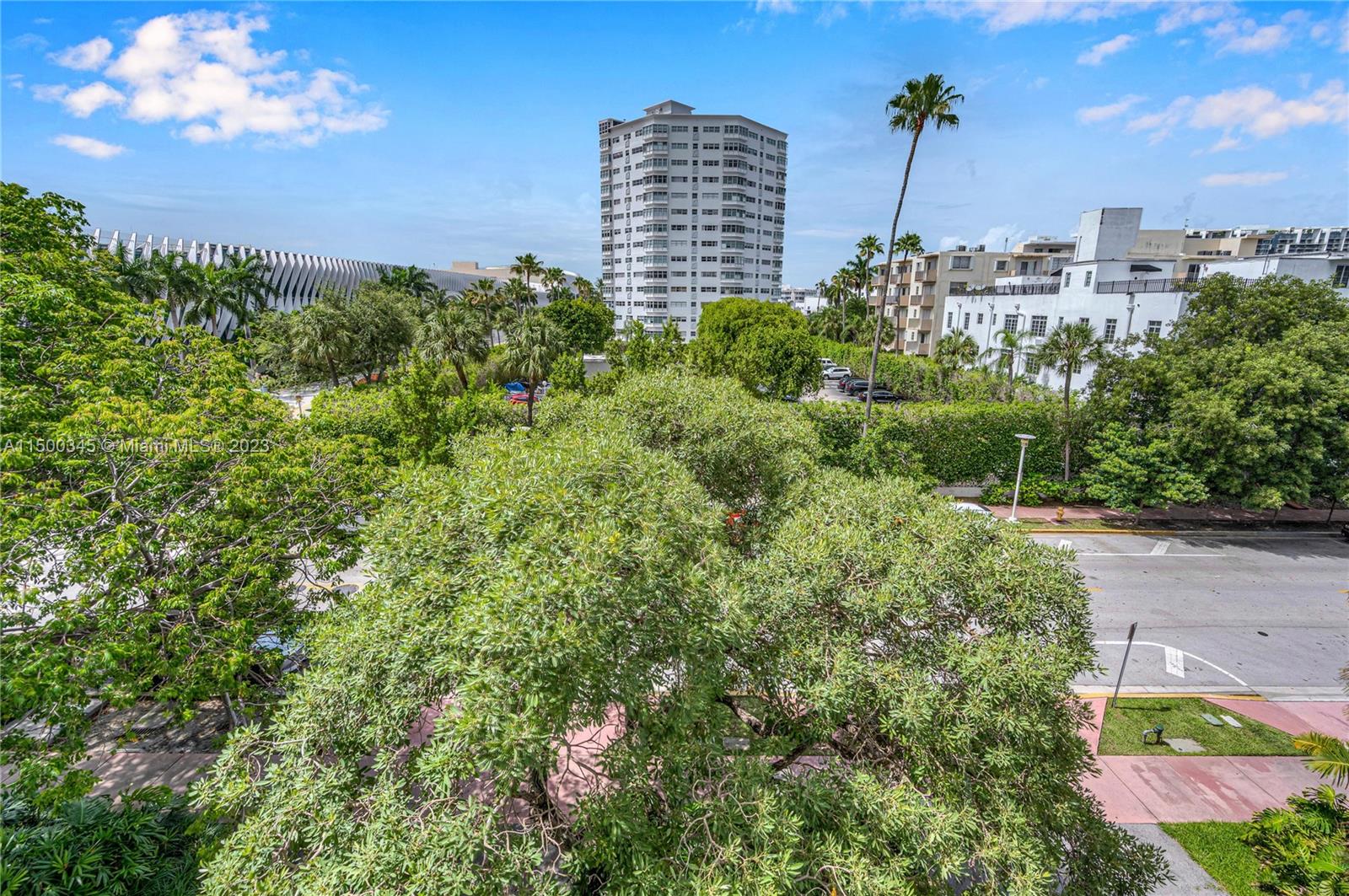 1775 Washington Ave 4D, Miami Beach, Florida 33139, 1 Bedroom Bedrooms, ,1 BathroomBathrooms,Residential,For Sale,1775 Washington Ave 4D,A11500345