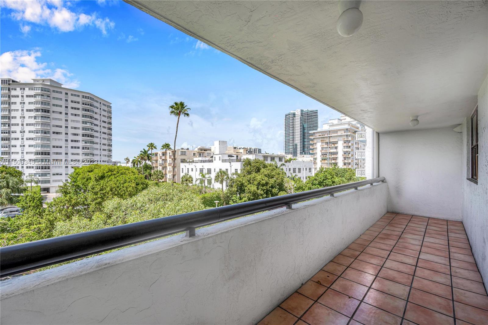 1775 Washington Ave 4D, Miami Beach, Florida 33139, 1 Bedroom Bedrooms, ,1 BathroomBathrooms,Residential,For Sale,1775 Washington Ave 4D,A11500345
