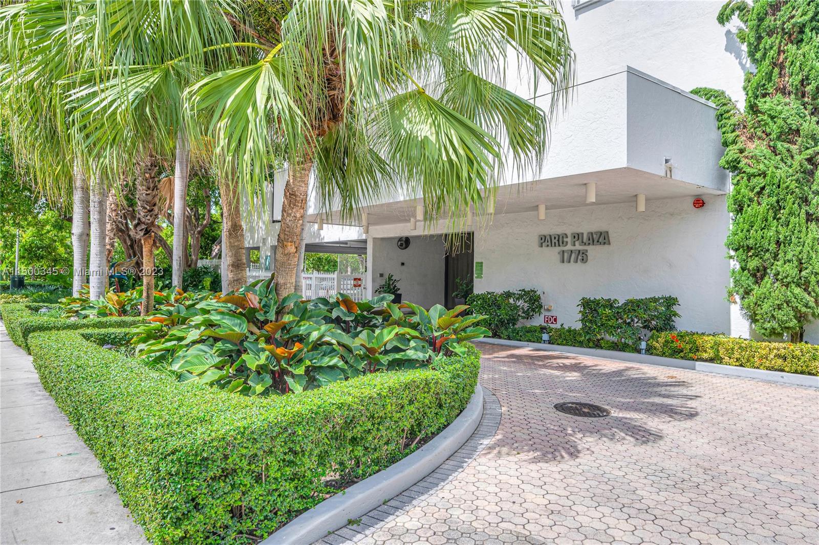 1775 Washington Ave 4D, Miami Beach, Florida 33139, 1 Bedroom Bedrooms, ,1 BathroomBathrooms,Residential,For Sale,1775 Washington Ave 4D,A11500345