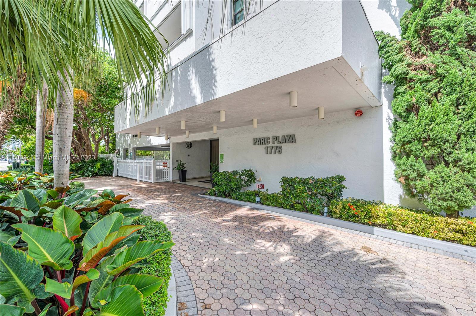 1775 Washington Ave 4D, Miami Beach, Florida 33139, 1 Bedroom Bedrooms, ,1 BathroomBathrooms,Residential,For Sale,1775 Washington Ave 4D,A11500345