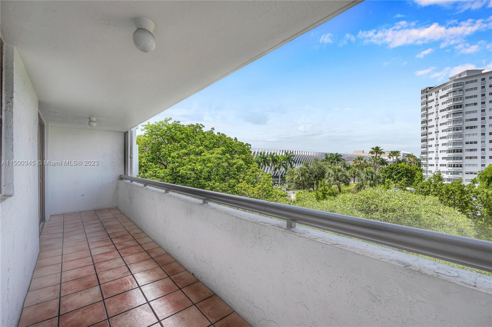 1775 Washington Ave 4D, Miami Beach, Florida 33139, 1 Bedroom Bedrooms, ,1 BathroomBathrooms,Residential,For Sale,1775 Washington Ave 4D,A11500345