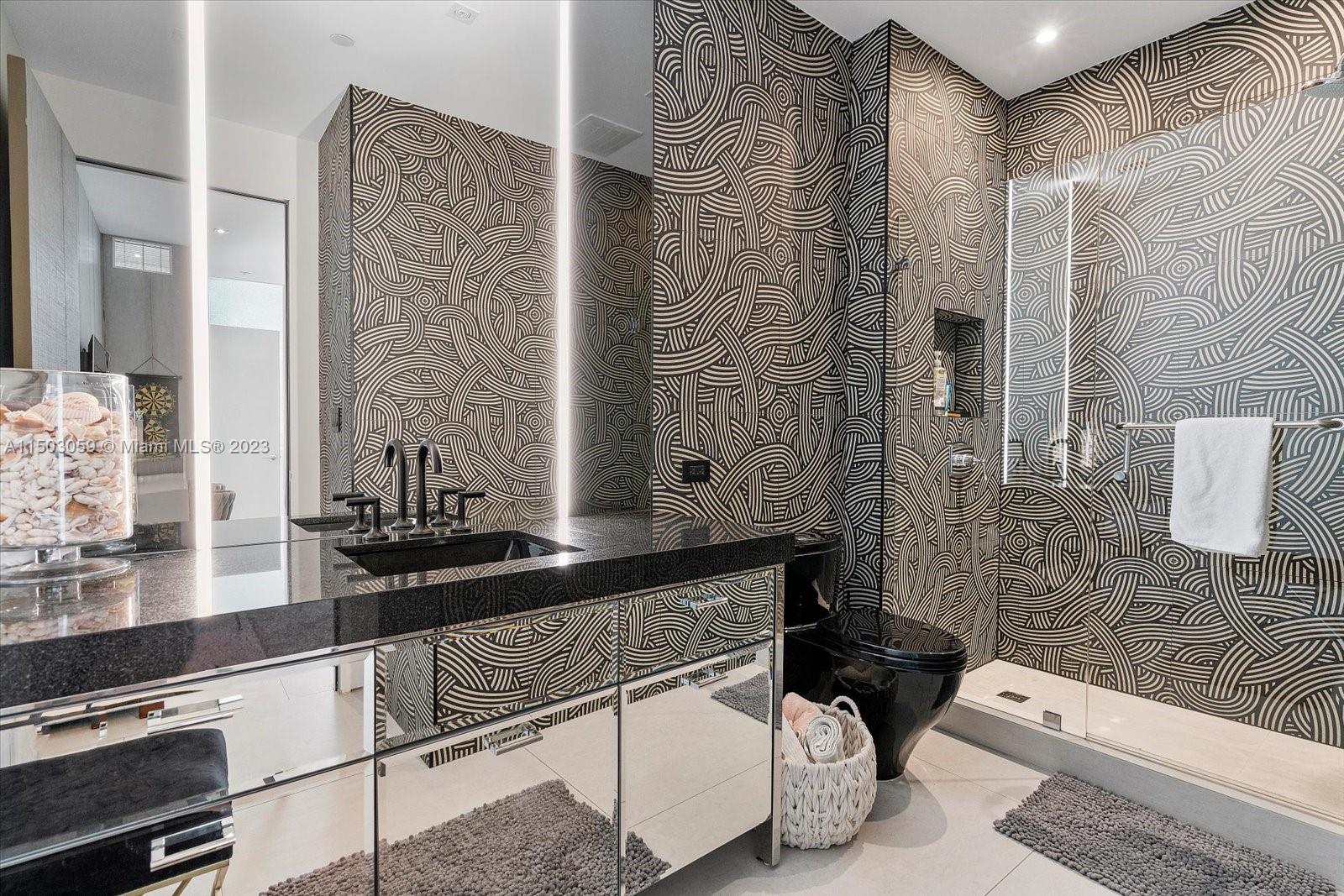 17475 Collins Ave, Sunny Isles Beach, FL, 33160 United States, 2 Bedrooms Bedrooms, ,2 BathroomsBathrooms,Residential,For Sale,Collins Ave,A11503059