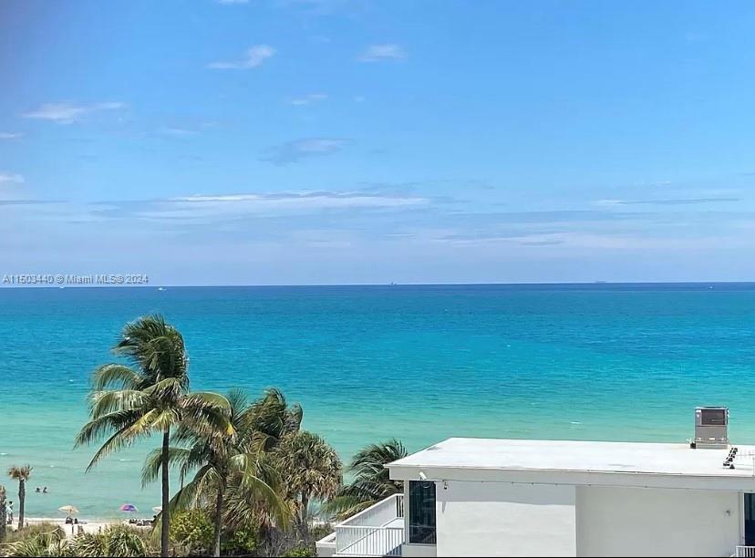 5401 Collins Ave 411, Miami Beach, Florida 33140, 1 Bedroom Bedrooms, ,1 BathroomBathrooms,Residential,For Sale,5401 Collins Ave 411,A11503440