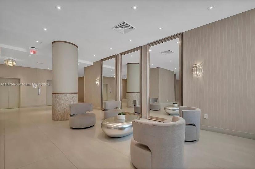 5401 Collins Ave 411, Miami Beach, Florida 33140, 1 Bedroom Bedrooms, ,1 BathroomBathrooms,Residential,For Sale,5401 Collins Ave 411,A11503440