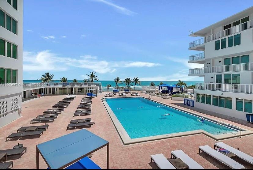 5401 Collins Ave 411, Miami Beach, Florida 33140, 1 Bedroom Bedrooms, ,1 BathroomBathrooms,Residential,For Sale,5401 Collins Ave 411,A11503440