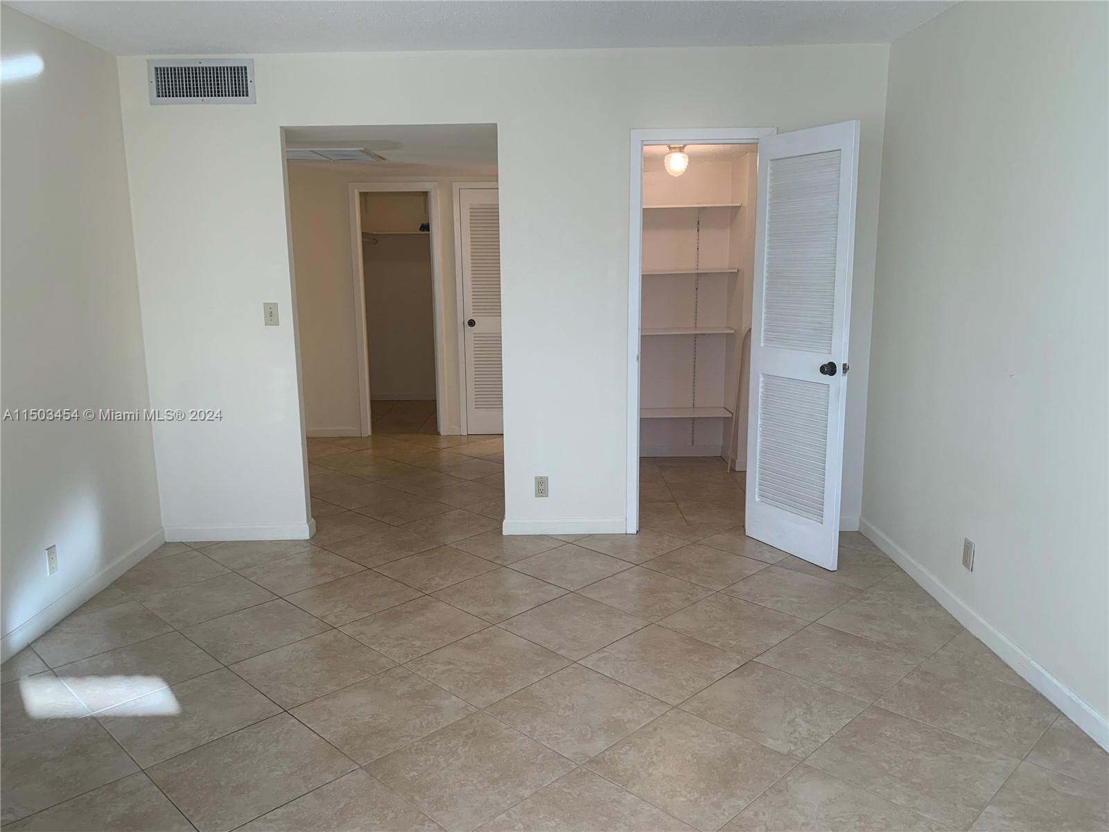 3140 S Ocean Dr 1012, Hallandale Beach, Florida 33009, 2 Bedrooms Bedrooms, ,2 BathroomsBathrooms,Residentiallease,For Rent,3140 S Ocean Dr 1012,A11503454