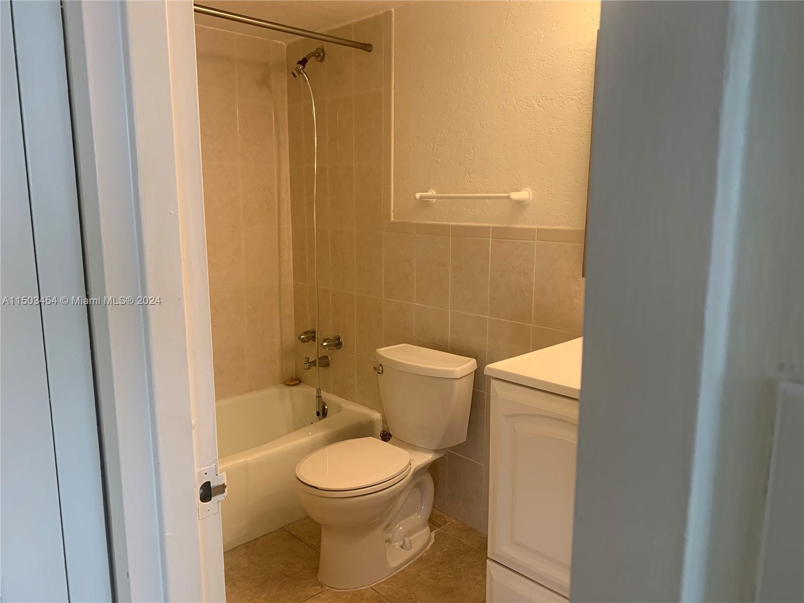 3140 S Ocean Dr 1012, Hallandale Beach, Florida 33009, 2 Bedrooms Bedrooms, ,2 BathroomsBathrooms,Residentiallease,For Rent,3140 S Ocean Dr 1012,A11503454
