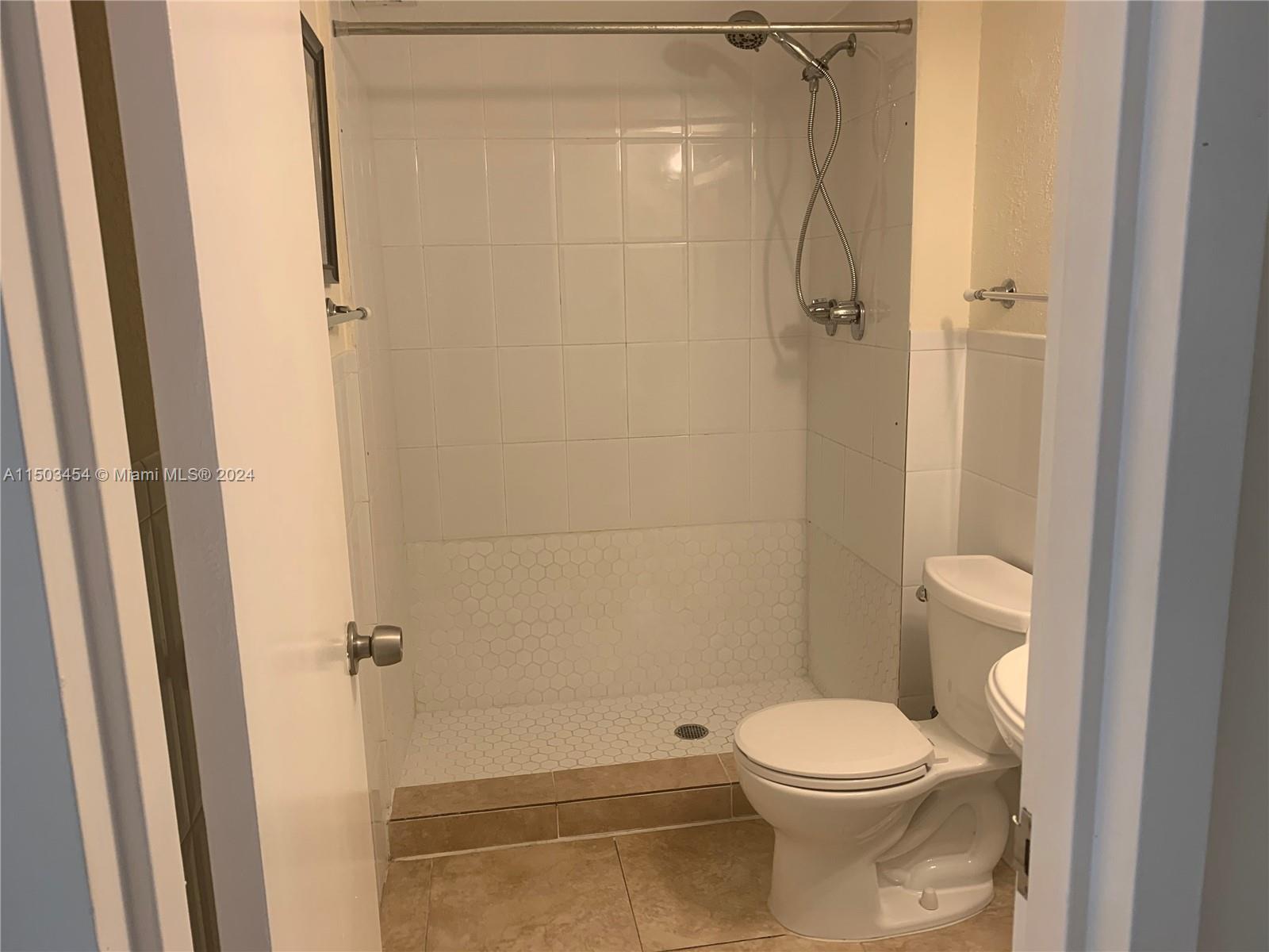 3140 S Ocean Dr 1012, Hallandale Beach, Florida 33009, 2 Bedrooms Bedrooms, ,2 BathroomsBathrooms,Residentiallease,For Rent,3140 S Ocean Dr 1012,A11503454