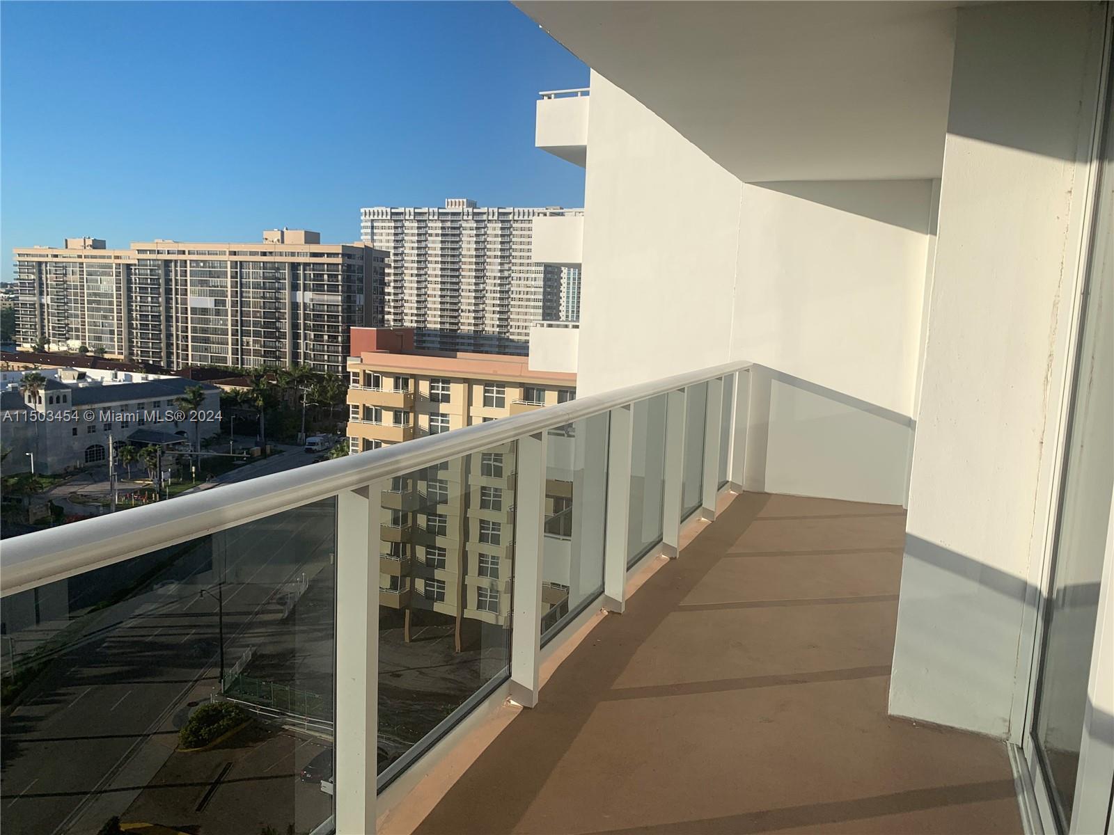 3140 S Ocean Dr 1012, Hallandale Beach, Florida 33009, 2 Bedrooms Bedrooms, ,2 BathroomsBathrooms,Residentiallease,For Rent,3140 S Ocean Dr 1012,A11503454