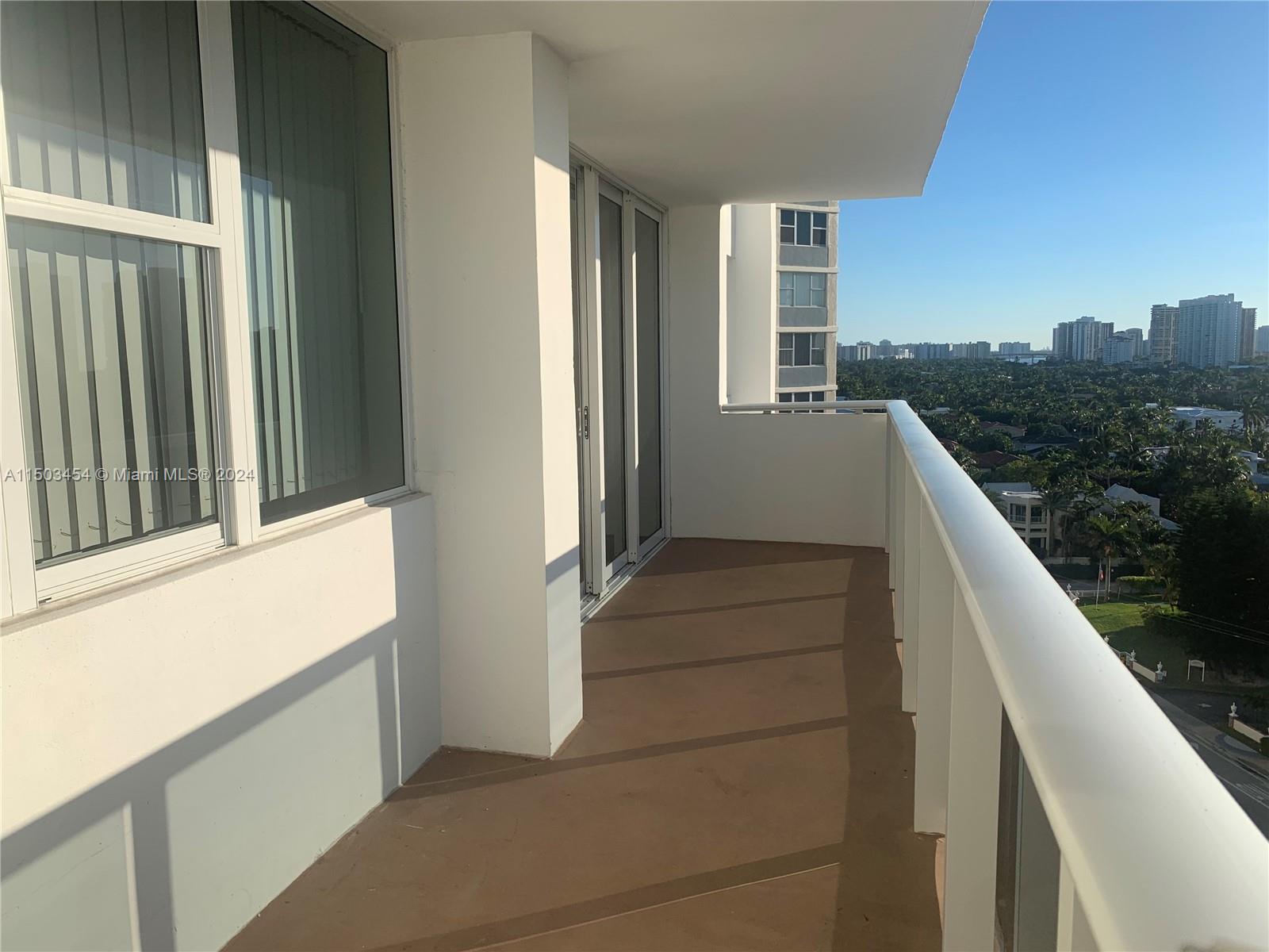 3140 S Ocean Dr 1012, Hallandale Beach, Florida 33009, 2 Bedrooms Bedrooms, ,2 BathroomsBathrooms,Residentiallease,For Rent,3140 S Ocean Dr 1012,A11503454