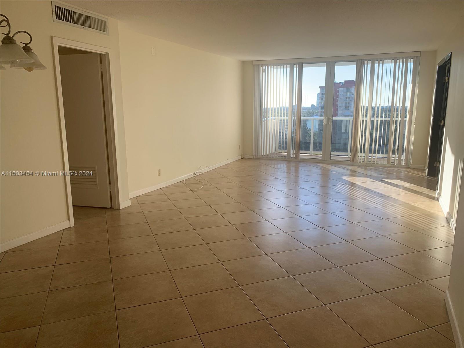 3140 S Ocean Dr 1012, Hallandale Beach, Florida 33009, 2 Bedrooms Bedrooms, ,2 BathroomsBathrooms,Residentiallease,For Rent,3140 S Ocean Dr 1012,A11503454