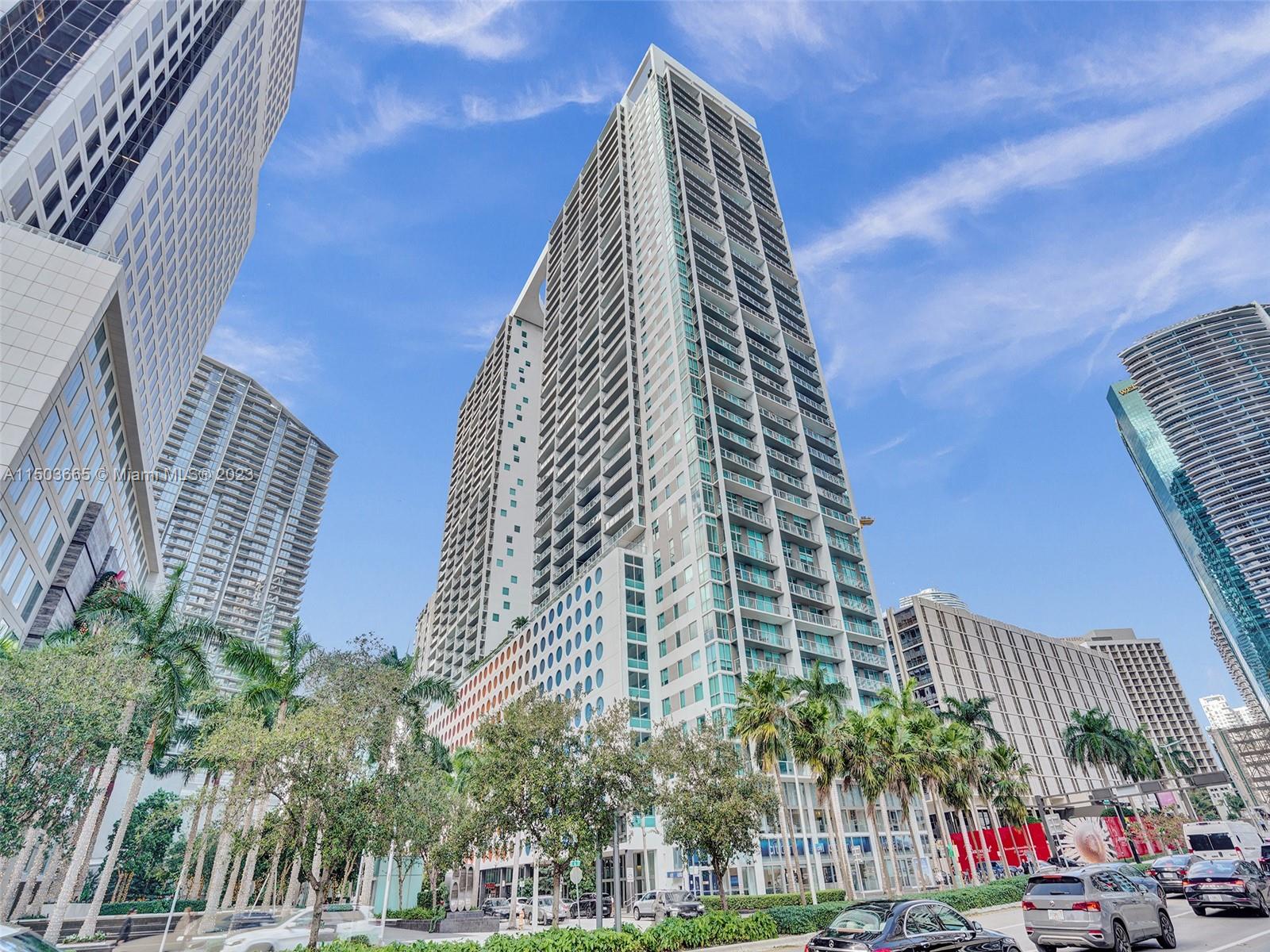 Beautiful 1-bedroom, 1-bathroom residence featuring stunning city and water views, centrally located in the heart of Brickell. Enjoy the convenience of walking to Brickell City Center mall, as well as a variety of restaurants, bars, coffee shops, and nightlife destinations.
This unit boasts wood like floors throughout, stainless steel appliances, and the added luxury of 24/7 concierge and security services. Indulge in spectacular amenities such as a well-equipped gym, pool, relaxing sauna, and clubroom. In addition, a rooftop heated pool with breathtaking views on the 42nd floor. Experience the epitome of urban living in this chic and well-appointed residence.