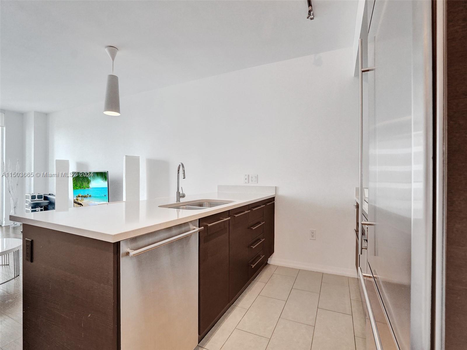 500 Brickell Ave 2106