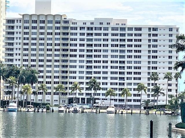 5005 Collins Ave 420, Miami Beach, Florida 33140, 1 Bedroom Bedrooms, ,2 BathroomsBathrooms,Residentiallease,For Rent,5005 Collins Ave 420,A11503701