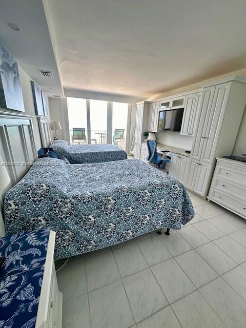 5005 Collins Ave 420, Miami Beach, Florida 33140, 1 Bedroom Bedrooms, ,2 BathroomsBathrooms,Residentiallease,For Rent,5005 Collins Ave 420,A11503701