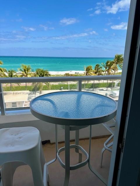 5005 Collins Ave 420, Miami Beach, Florida 33140, 1 Bedroom Bedrooms, ,2 BathroomsBathrooms,Residentiallease,For Rent,5005 Collins Ave 420,A11503701