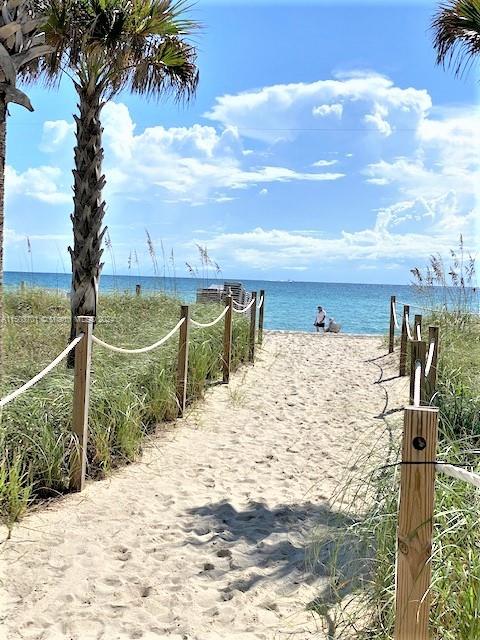 5005 Collins Ave 420, Miami Beach, Florida 33140, 1 Bedroom Bedrooms, ,2 BathroomsBathrooms,Residentiallease,For Rent,5005 Collins Ave 420,A11503701