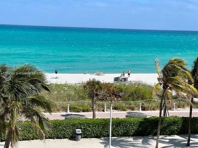 5005 Collins Ave 420, Miami Beach, Florida 33140, 1 Bedroom Bedrooms, ,2 BathroomsBathrooms,Residentiallease,For Rent,5005 Collins Ave 420,A11503701