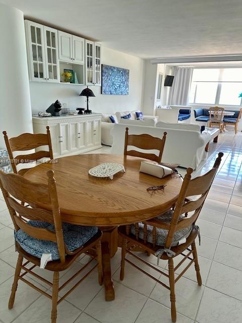 5005 Collins Ave 420, Miami Beach, Florida 33140, 1 Bedroom Bedrooms, ,2 BathroomsBathrooms,Residentiallease,For Rent,5005 Collins Ave 420,A11503701