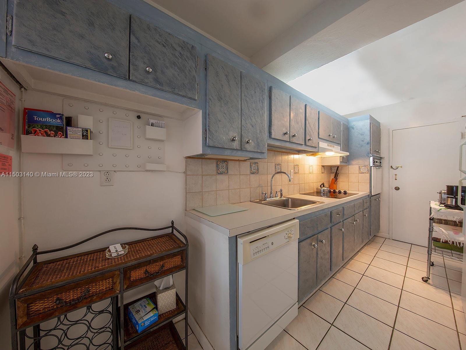 100 Lincoln Rd 830, Miami Beach, Florida 33139, 1 Bedroom Bedrooms, ,1 BathroomBathrooms,Residentiallease,For Rent,100 Lincoln Rd 830,A11503140