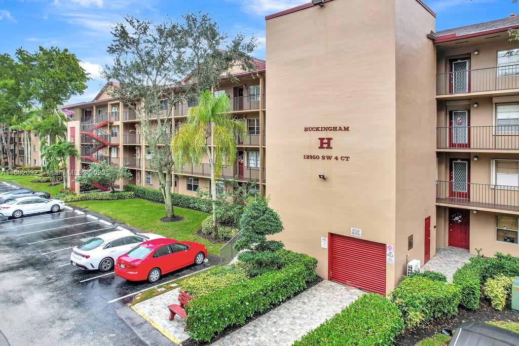 12950 SW 4th Ct 202H, Pembroke Pines, FL 33027, 1 Bedroom Bedrooms, ,1 BathroomBathrooms,Residential,For Sale,4th Ct,A11502032