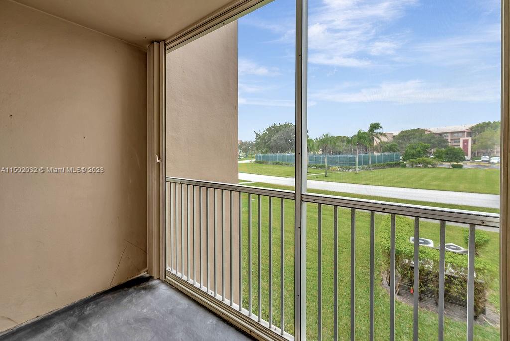 12950 SW 4th Ct 202H, Pembroke Pines, FL 33027, 1 Bedroom Bedrooms, ,1 BathroomBathrooms,Residential,For Sale,4th Ct,A11502032