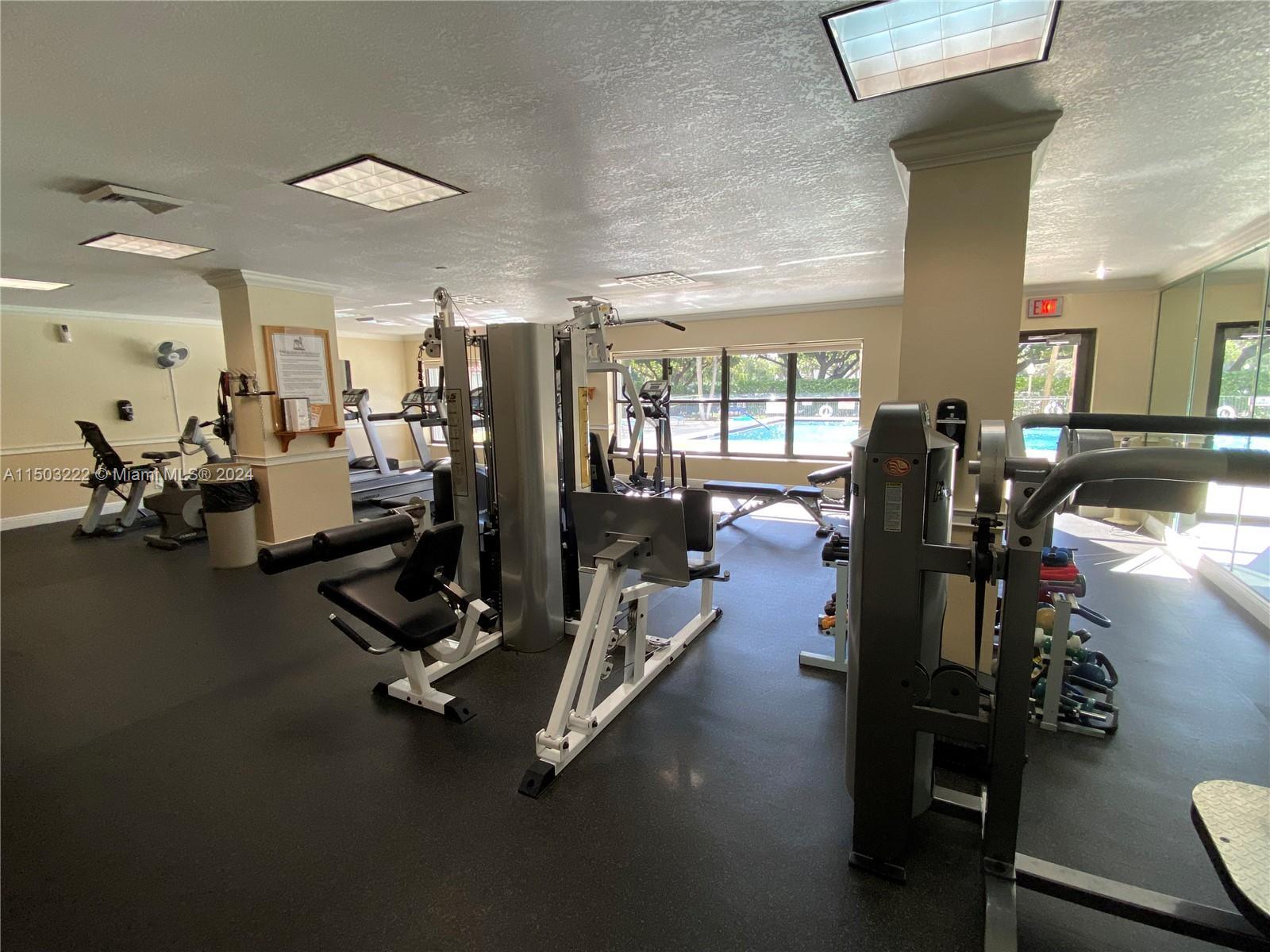 KITCHEN FACILITY AVAILABLE