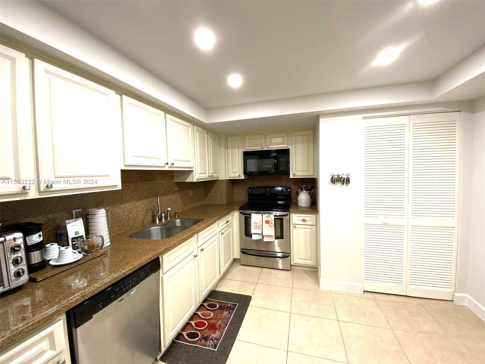 OPEN CONCEPT FLOOR PLAN