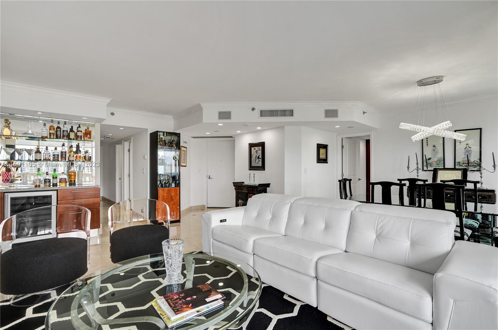 1000 Island Blvd, Aventura, FL, 33160 United States, 3 Bedrooms Bedrooms, ,2 BathroomsBathrooms,Residential,For Sale,Island Blvd,A11501105