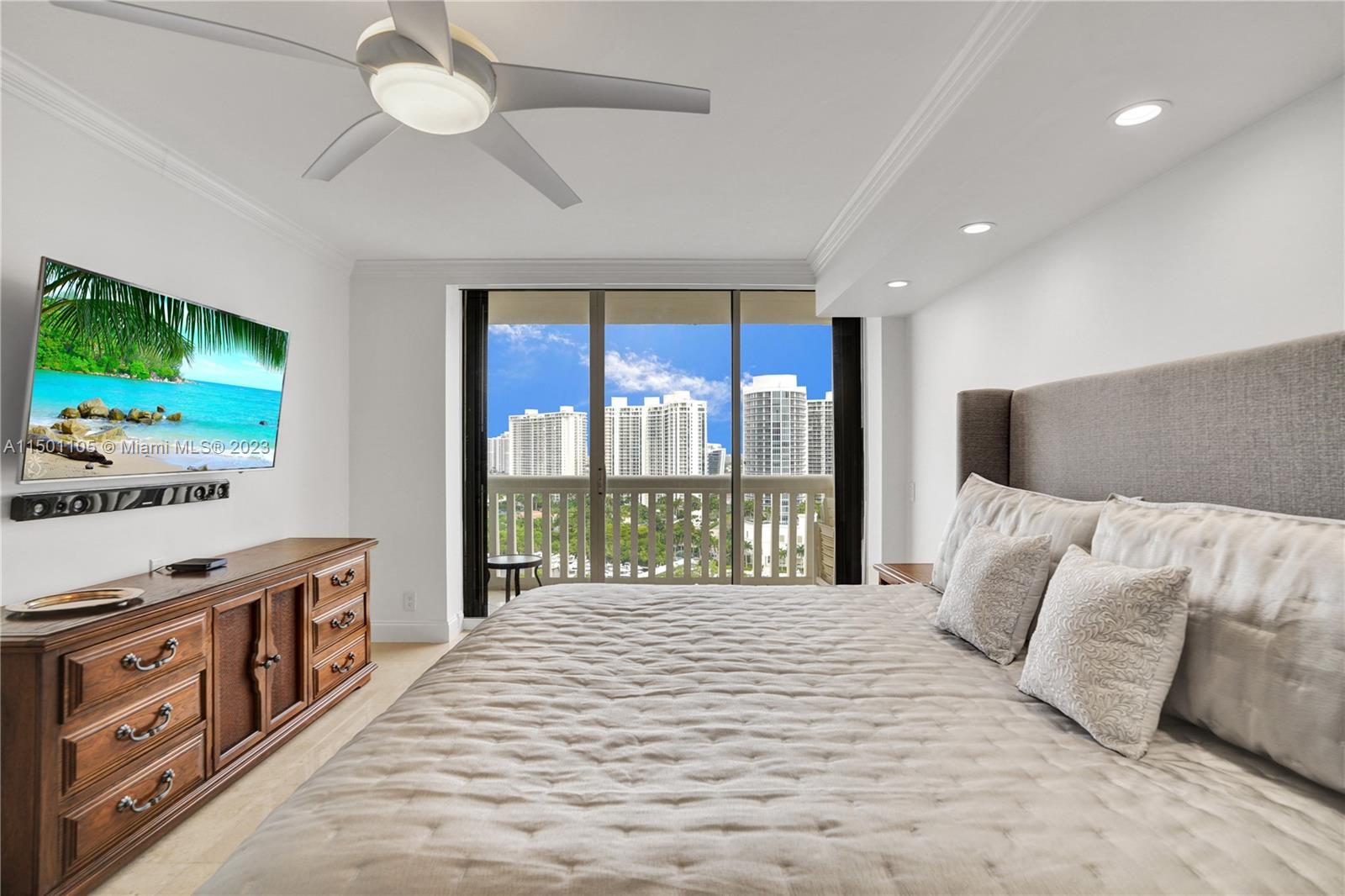 1000 Island Blvd, Aventura, FL, 33160 United States, 3 Bedrooms Bedrooms, ,2 BathroomsBathrooms,Residential,For Sale,Island Blvd,A11501105