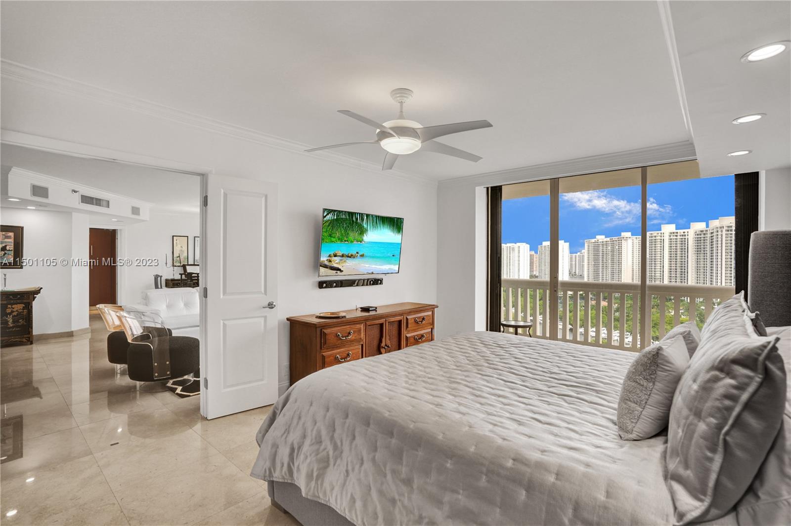 1000 Island Blvd, Aventura, FL, 33160 United States, 3 Bedrooms Bedrooms, ,2 BathroomsBathrooms,Residential,For Sale,Island Blvd,A11501105