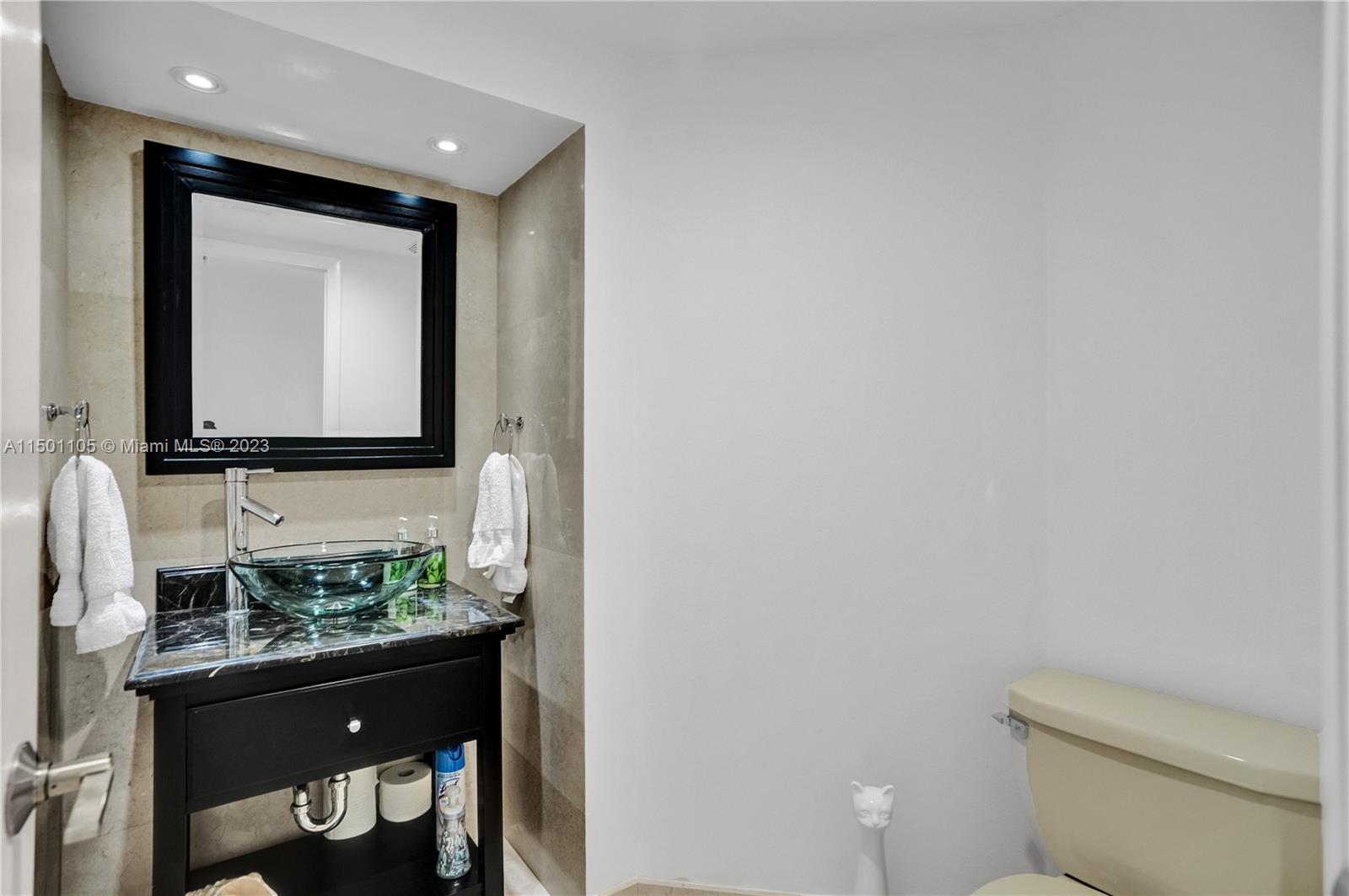 1/2 Guest Bath