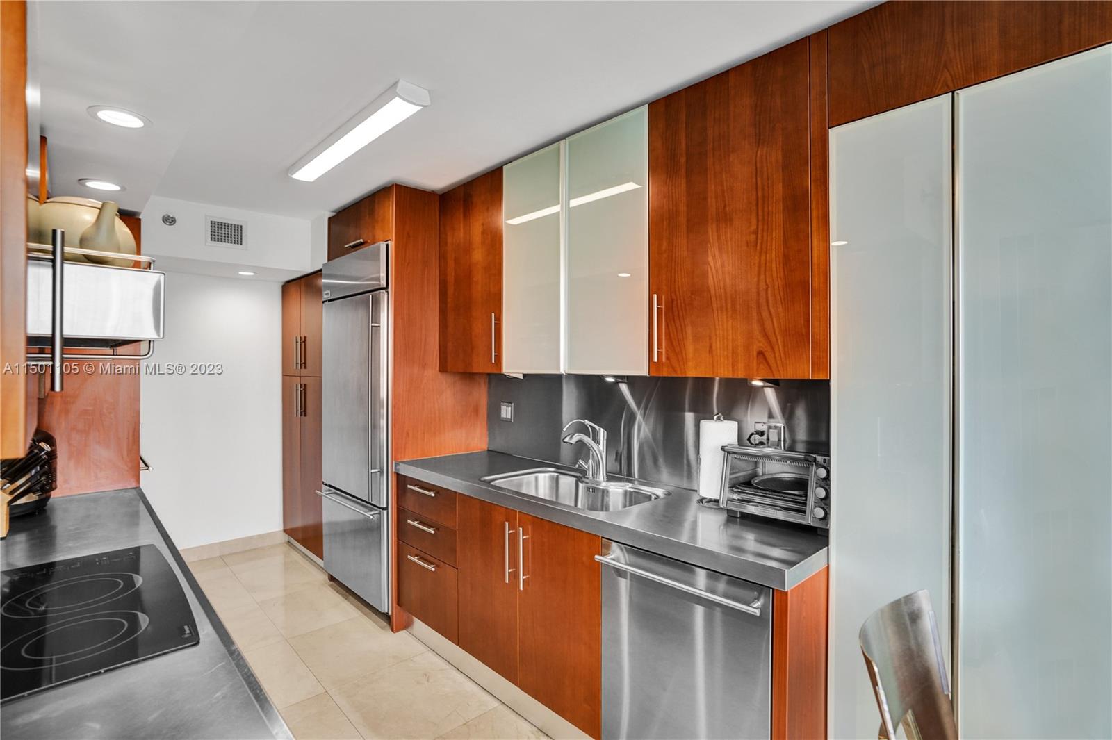 1000 Island Blvd, Aventura, FL, 33160 United States, 3 Bedrooms Bedrooms, ,2 BathroomsBathrooms,Residential,For Sale,Island Blvd,A11501105