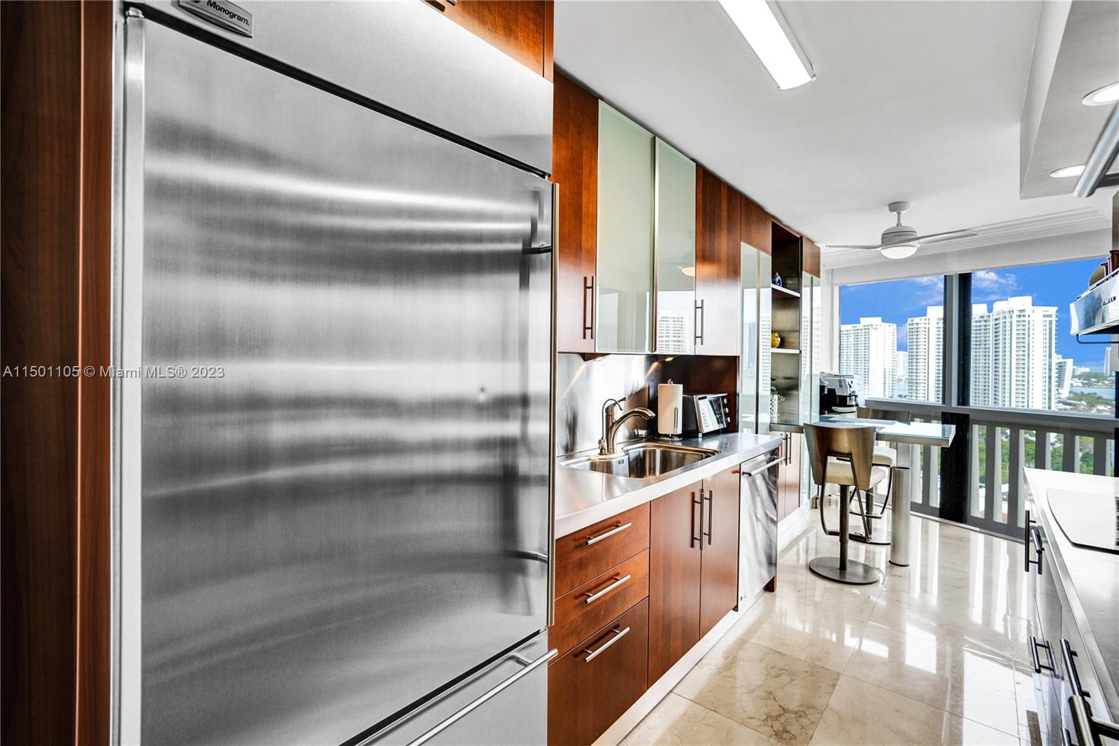 1000 Island Blvd, Aventura, FL, 33160 United States, 3 Bedrooms Bedrooms, ,2 BathroomsBathrooms,Residential,For Sale,Island Blvd,A11501105