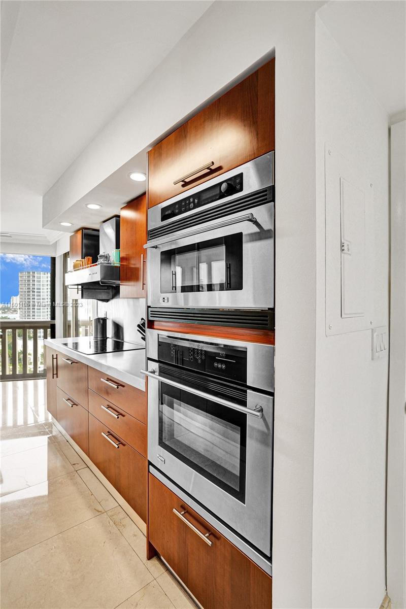 1000 Island Blvd, Aventura, FL, 33160 United States, 3 Bedrooms Bedrooms, ,2 BathroomsBathrooms,Residential,For Sale,Island Blvd,A11501105