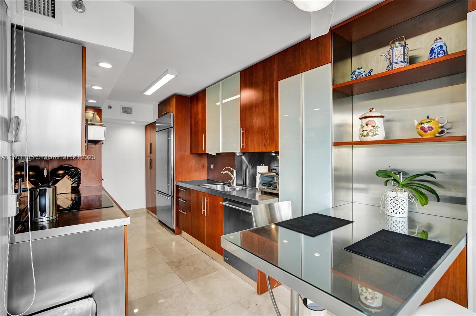 1000 Island Blvd, Aventura, FL, 33160 United States, 3 Bedrooms Bedrooms, ,2 BathroomsBathrooms,Residential,For Sale,Island Blvd,A11501105