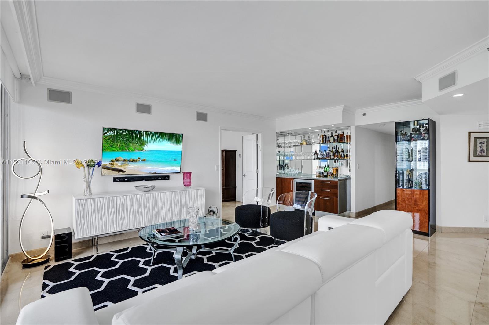 1000 Island Blvd, Aventura, FL, 33160 United States, 3 Bedrooms Bedrooms, ,2 BathroomsBathrooms,Residential,For Sale,Island Blvd,A11501105