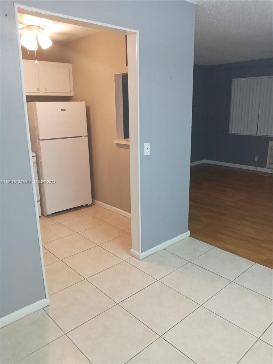 390 Windsor Q, West Palm Beach, FL, 33417 United States, 1 Bedroom Bedrooms, ,1 BathroomBathrooms,Residential,For Sale,Windsor Q,A11503843