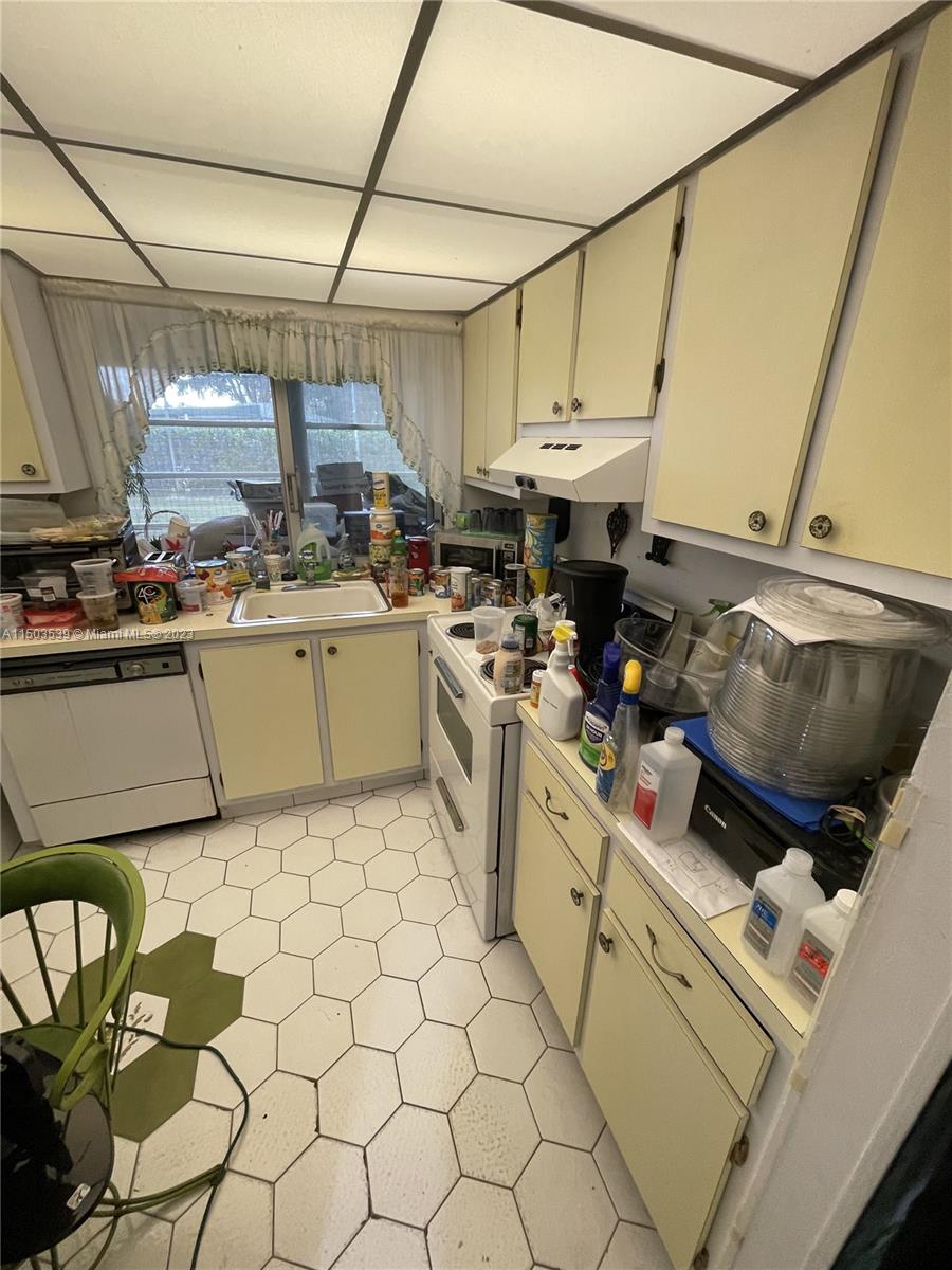 9070 Lime Bay Blvd 115, Tamarac, Florida 33321, 2 Bedrooms Bedrooms, ,2 BathroomsBathrooms,Residential,For Sale,9070 Lime Bay Blvd 115,A11503539