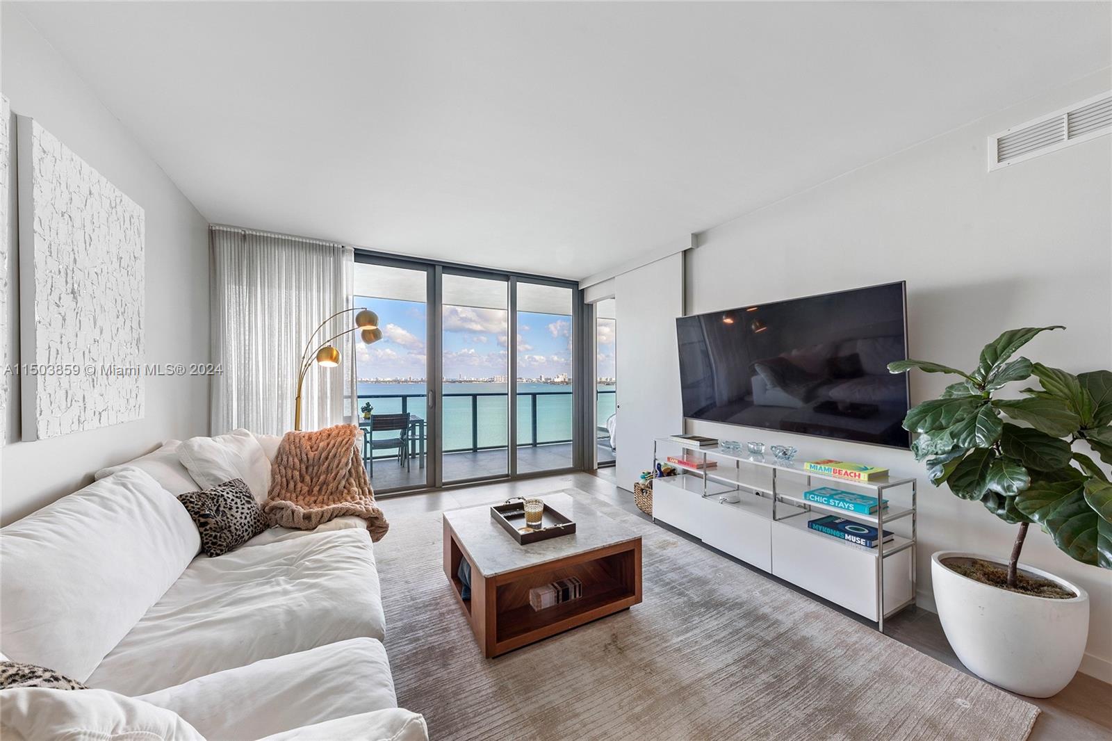 3131 NE 7th Ave 2005, Miami, Florida 33137, 2 Bedrooms Bedrooms, ,2 BathroomsBathrooms,Residential,For Sale,3131 NE 7th Ave 2005,A11503859